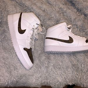 Louis Vuitton Jordan 1 size 10.5